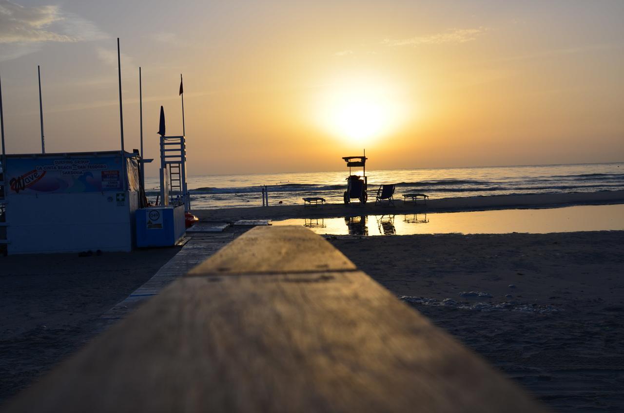 Appartamento Trilocale Le Canne 6 Posti Letto Con Giardino San Teodoro  Bagian luar foto