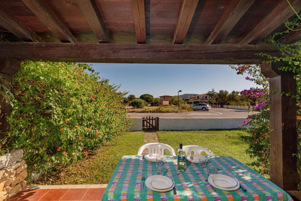 Appartamento Trilocale Le Canne 6 Posti Letto Con Giardino San Teodoro  Bagian luar foto