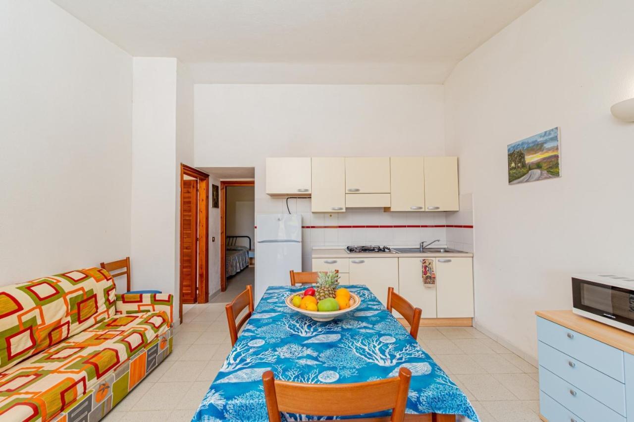 Appartamento Trilocale Le Canne 6 Posti Letto Con Giardino San Teodoro  Bagian luar foto