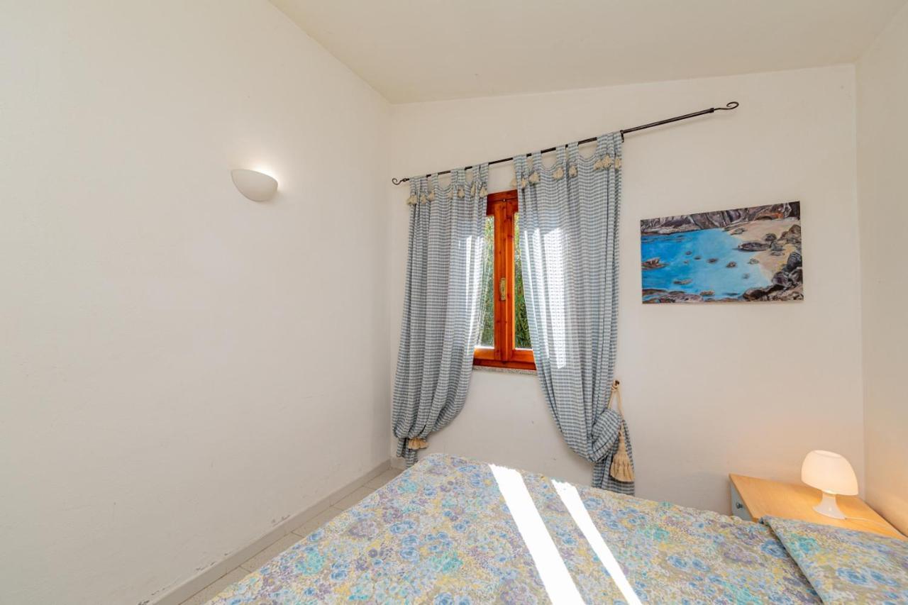 Appartamento Trilocale Le Canne 6 Posti Letto Con Giardino San Teodoro  Bagian luar foto