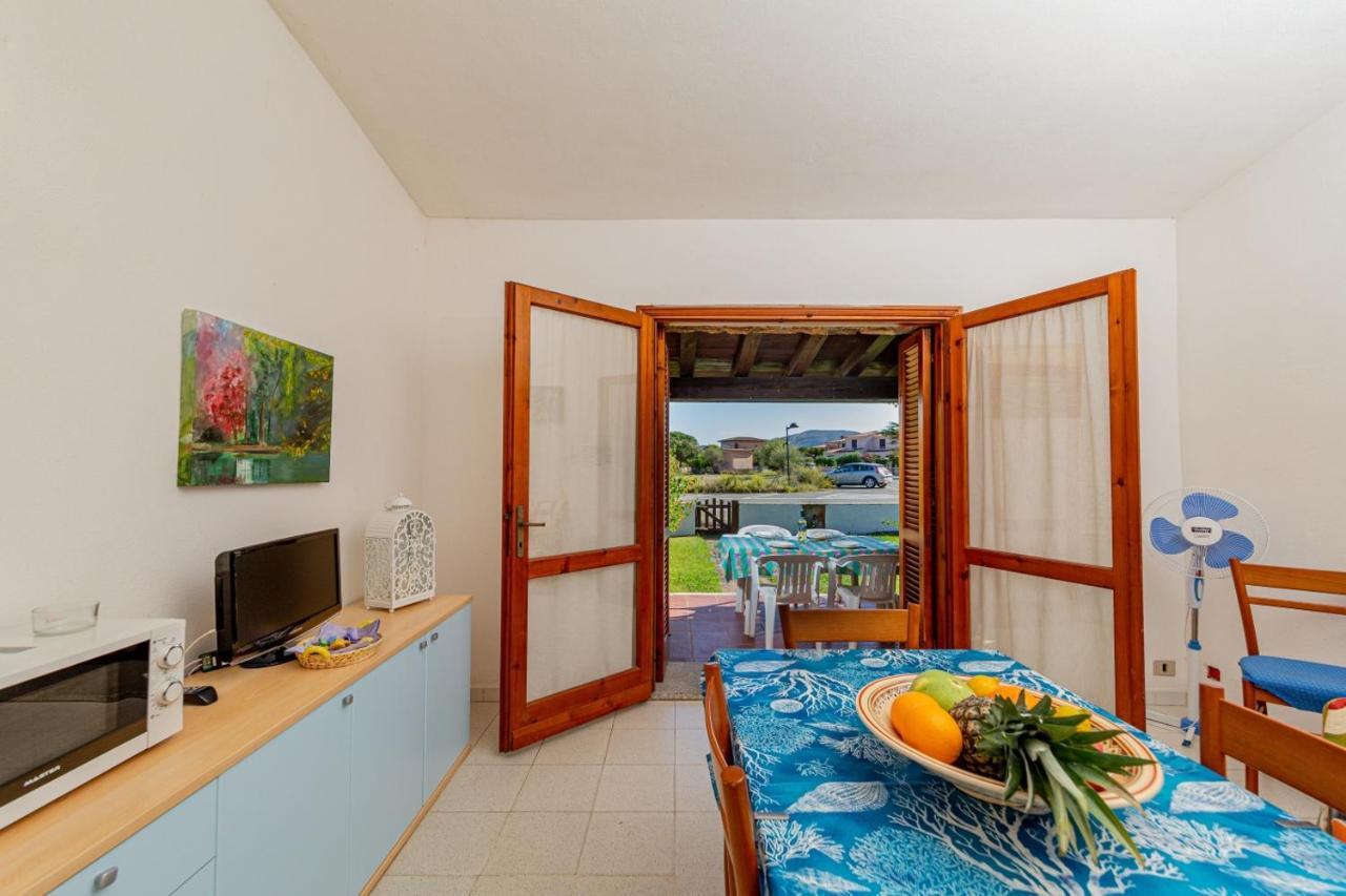 Appartamento Trilocale Le Canne 6 Posti Letto Con Giardino San Teodoro  Bagian luar foto