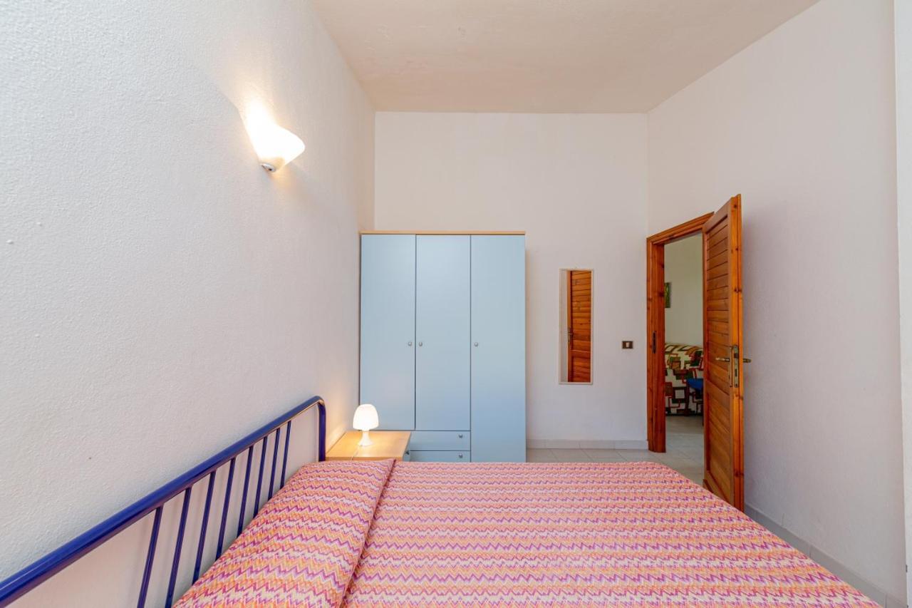 Appartamento Trilocale Le Canne 6 Posti Letto Con Giardino San Teodoro  Bagian luar foto