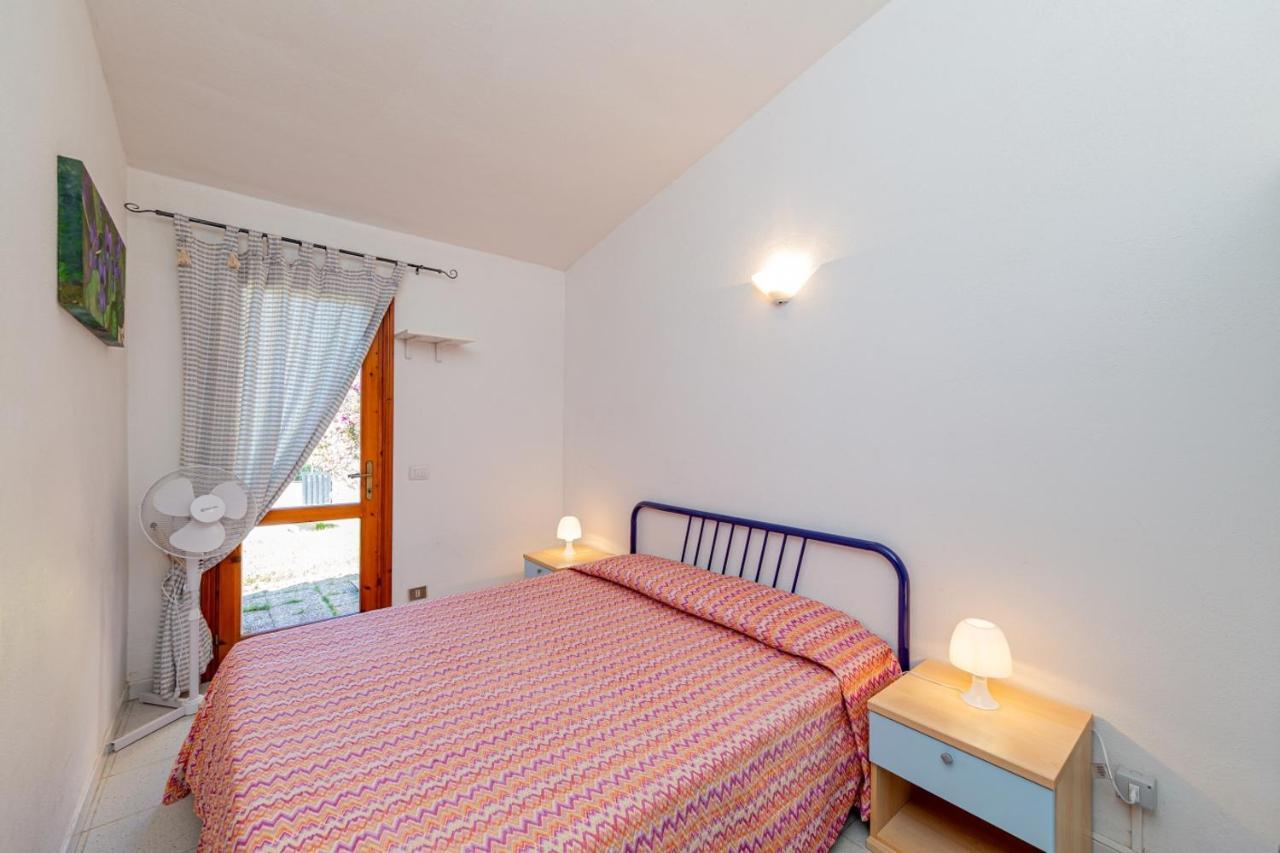 Appartamento Trilocale Le Canne 6 Posti Letto Con Giardino San Teodoro  Bagian luar foto