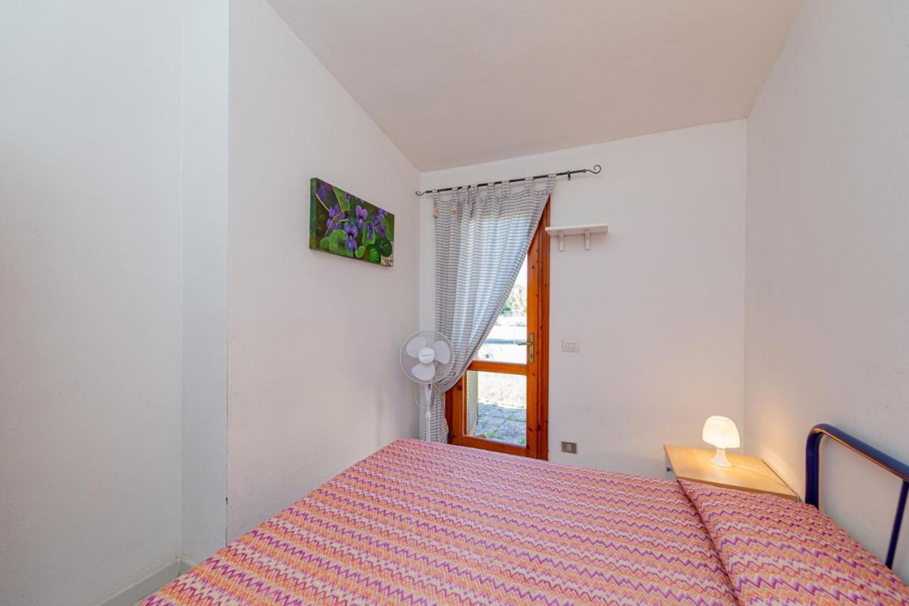 Appartamento Trilocale Le Canne 6 Posti Letto Con Giardino San Teodoro  Bagian luar foto